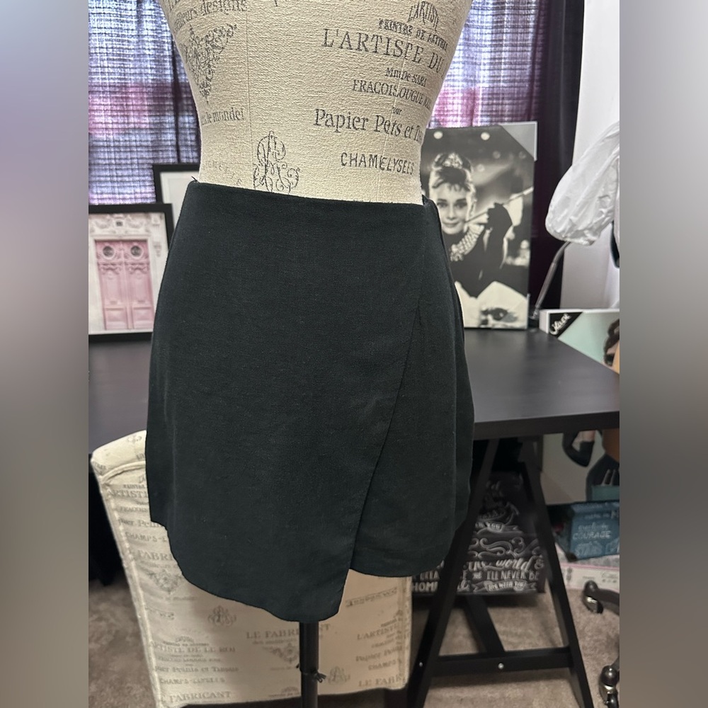 Abercrombie & Fitch Black Mini Wrap Skort in linen